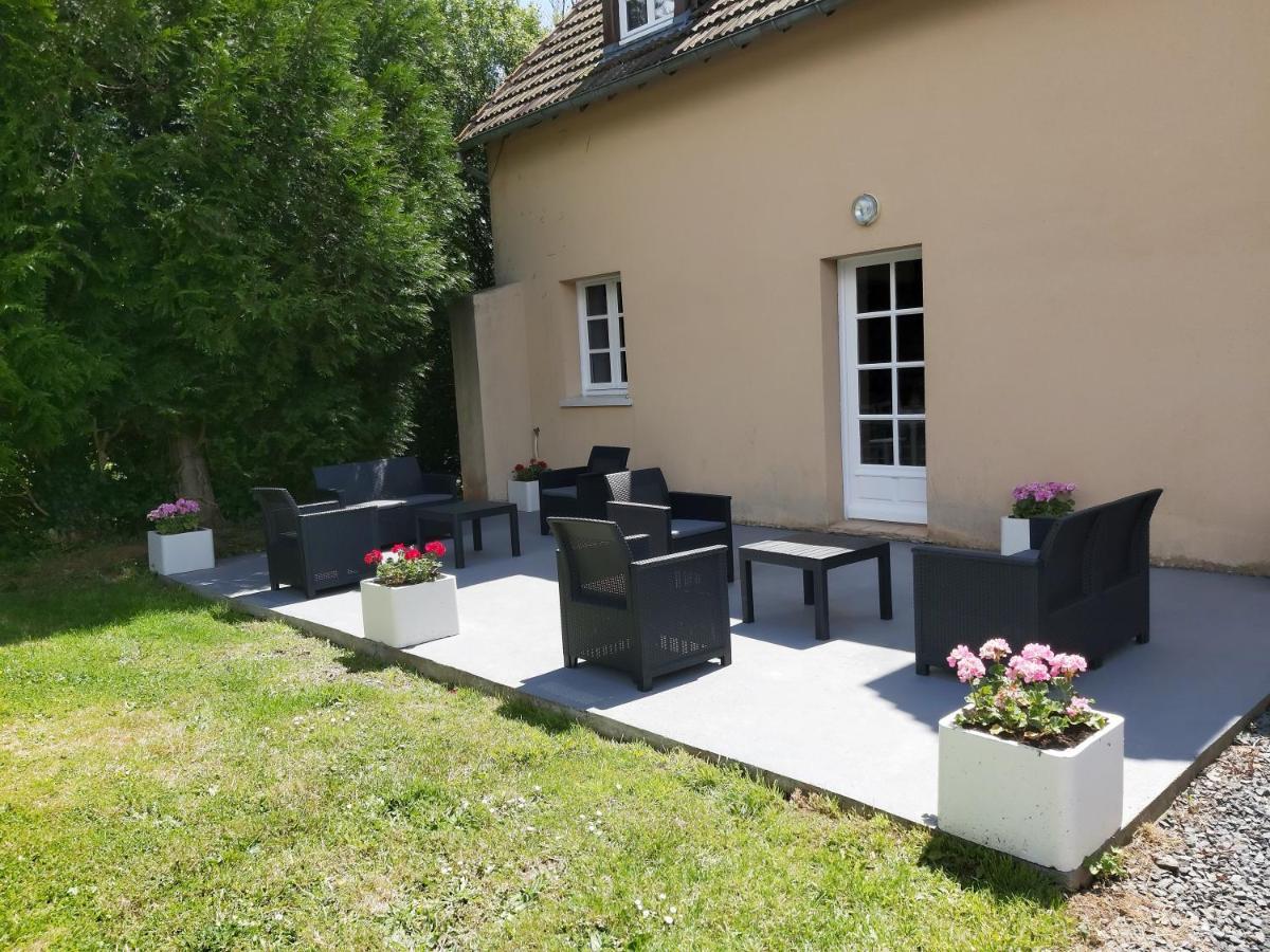 Le Bonheur Des Plumes Panzió Montmartin-en-Graignes Kültér fotó